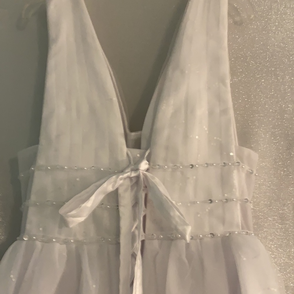 Wedding gown - Picture 5 of 12